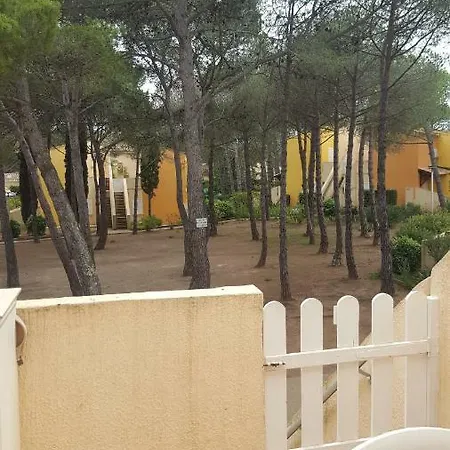 Studio Mezzanine Climatise Avec Terrasse Et Parking *